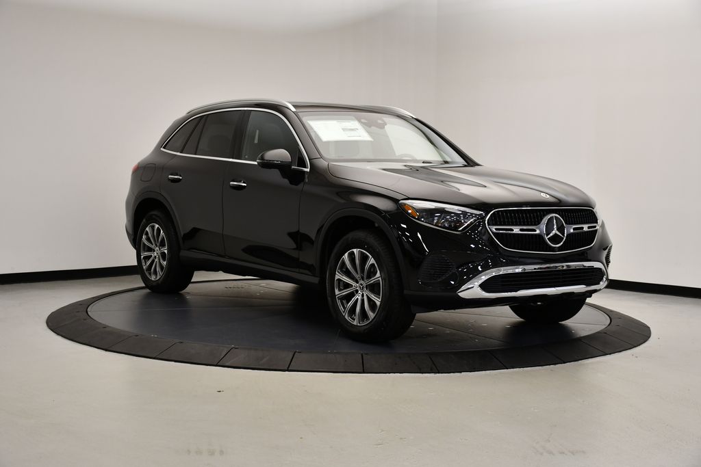 2025 Mercedes-Benz GLC 300 7