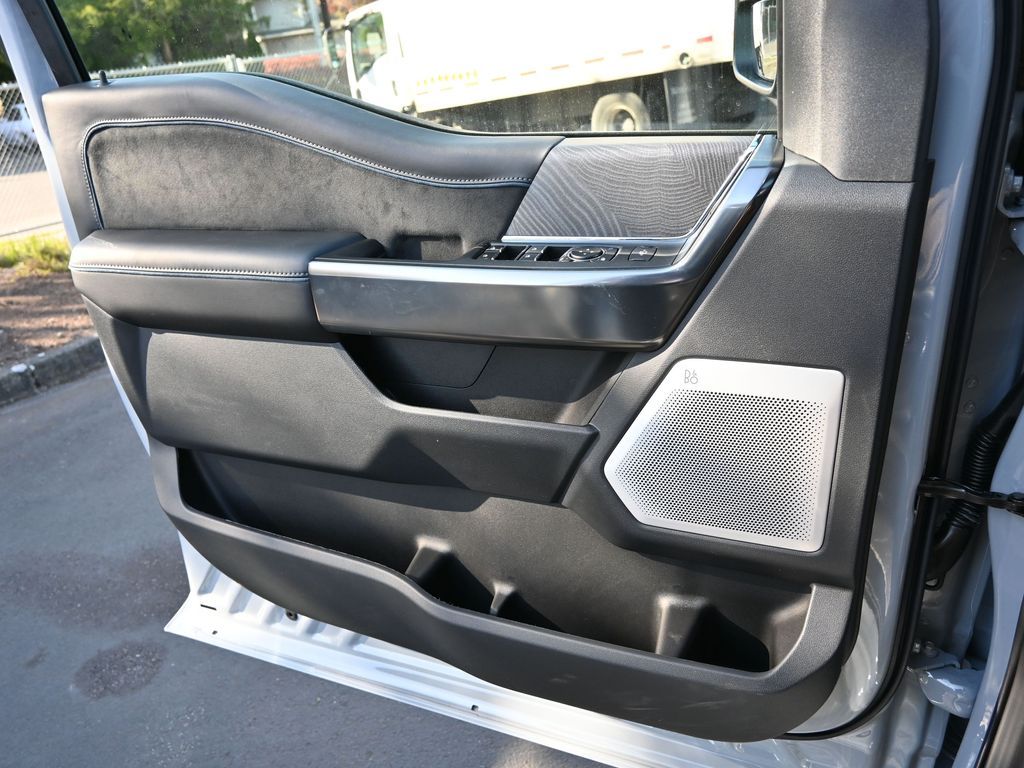 2025 Ford F-350 Super Duty Platinum