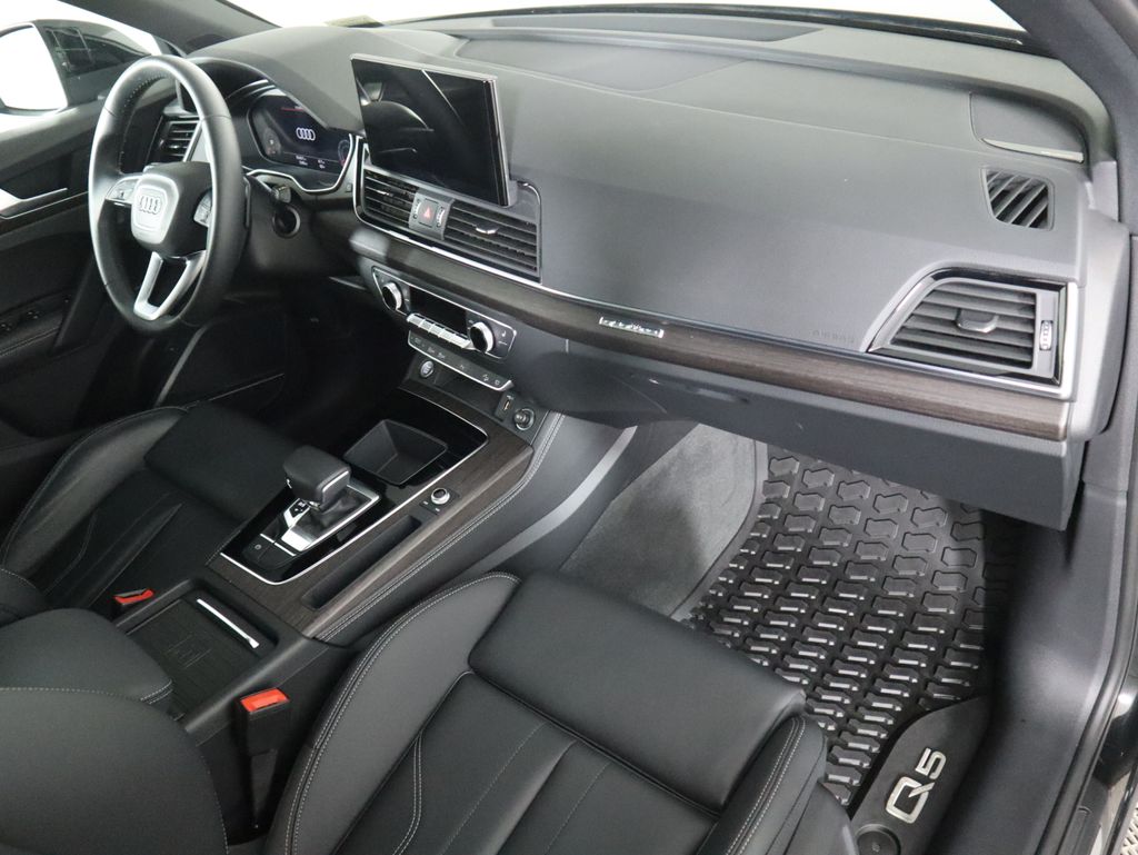 Thumbnail: 2021 Audi Q5 - 18