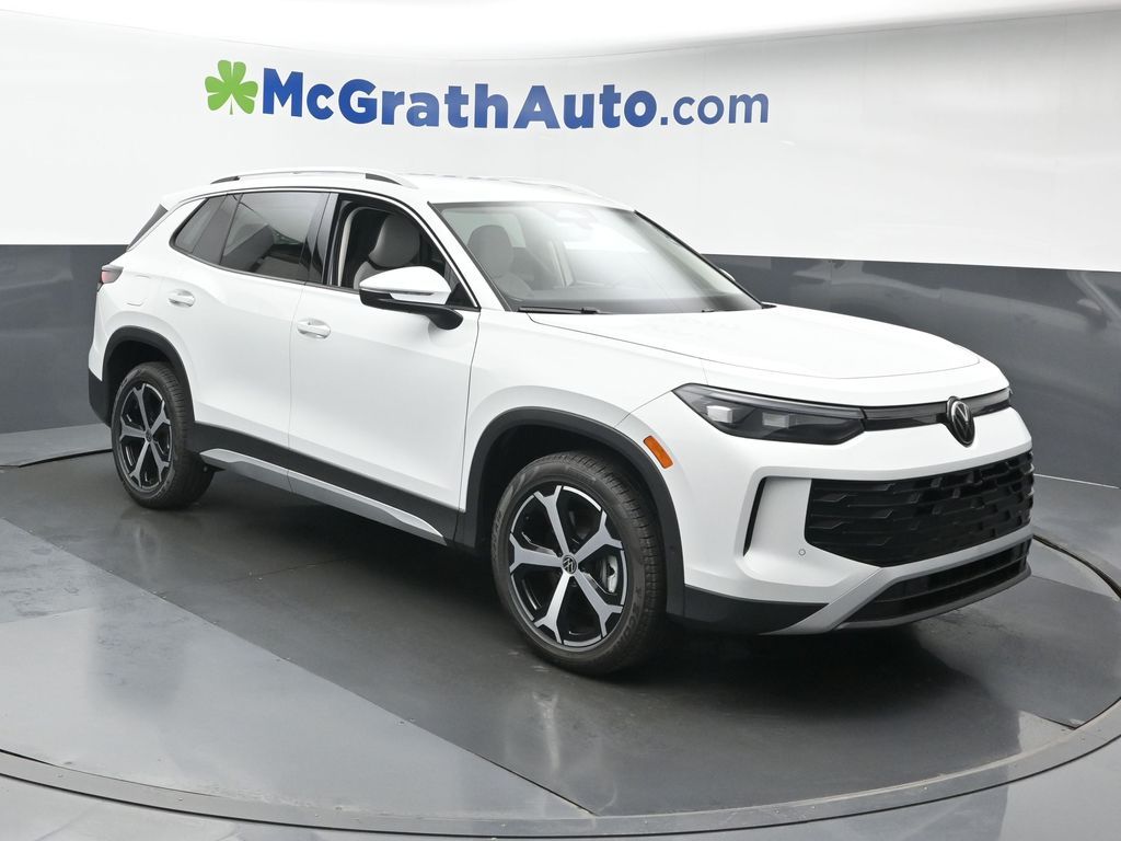 2025 Volkswagen Tiguan SE's photo