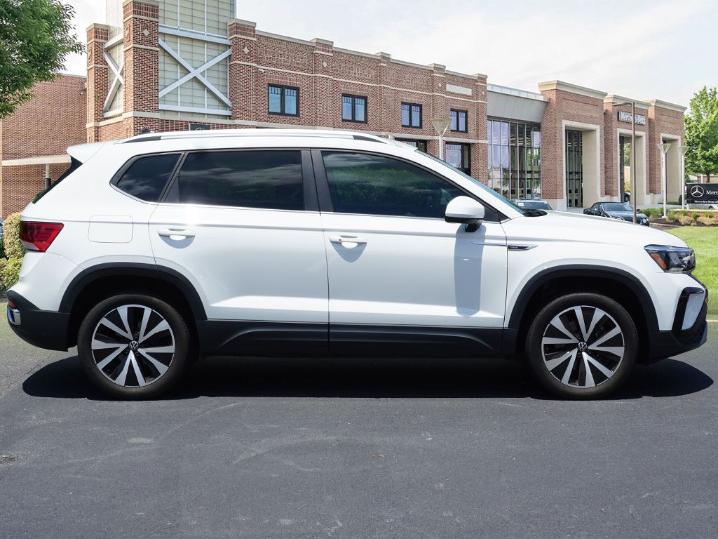 Thumbnail: 2022 Volkswagen Taos - 5