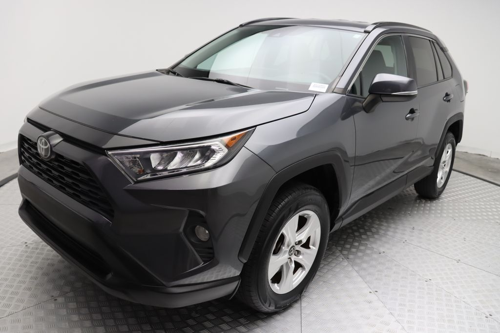 2021 Toyota RAV4 XLE 2