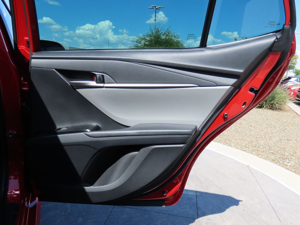 2025 Toyota Camry LE 26