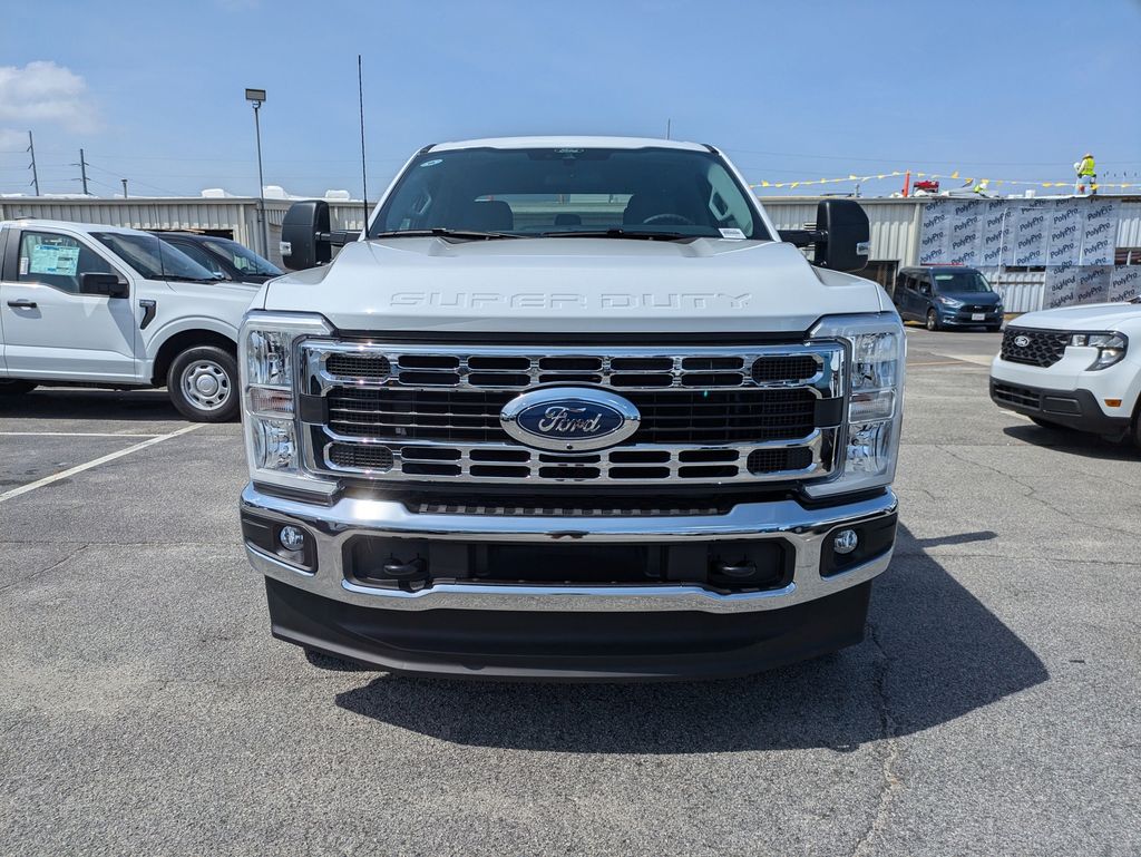2026 Ford F-350 Super Duty XLT
