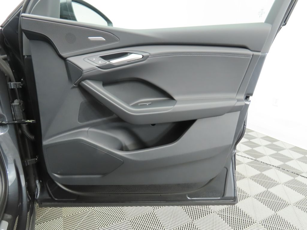 2025 Audi Q6 e-tron Premium 26