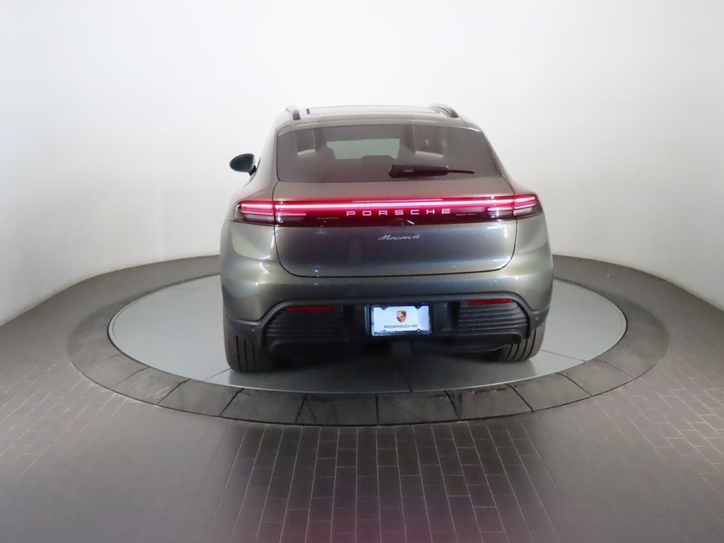 Thumbnail: 2026 Porsche Macan - 6