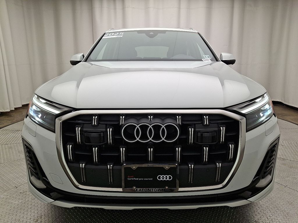 Thumbnail: 2025 Audi Q7 - 2