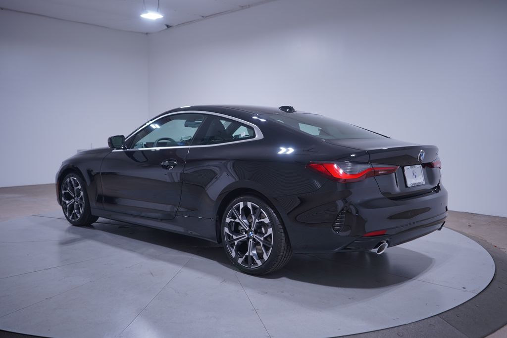 Thumbnail: 2026 BMW 4 Series - 3