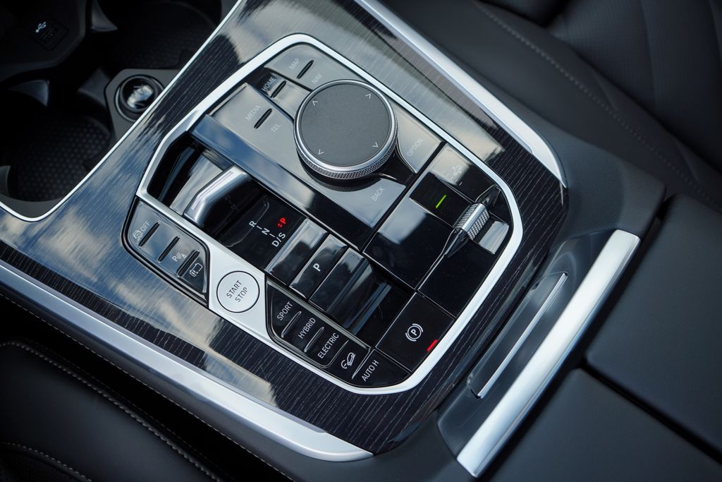 Thumbnail: 2026 BMW X5 - 19