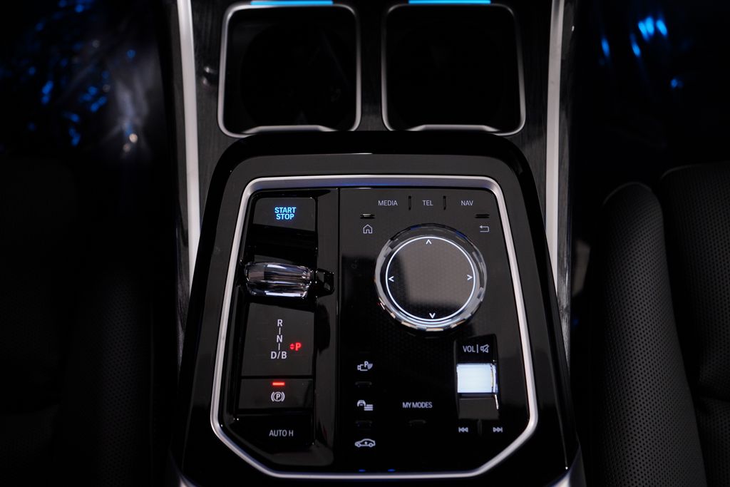 Thumbnail: 2026 BMW i7 - 14