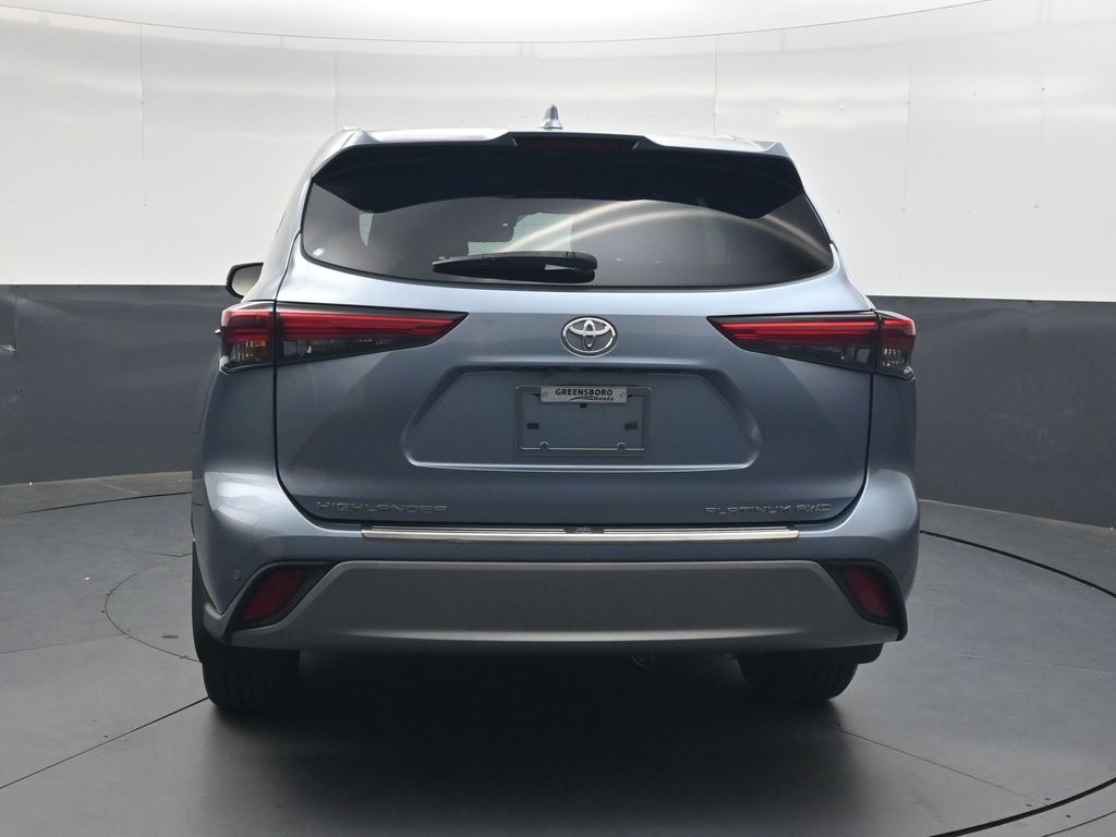 Used 2022  Toyota Platinum image 5