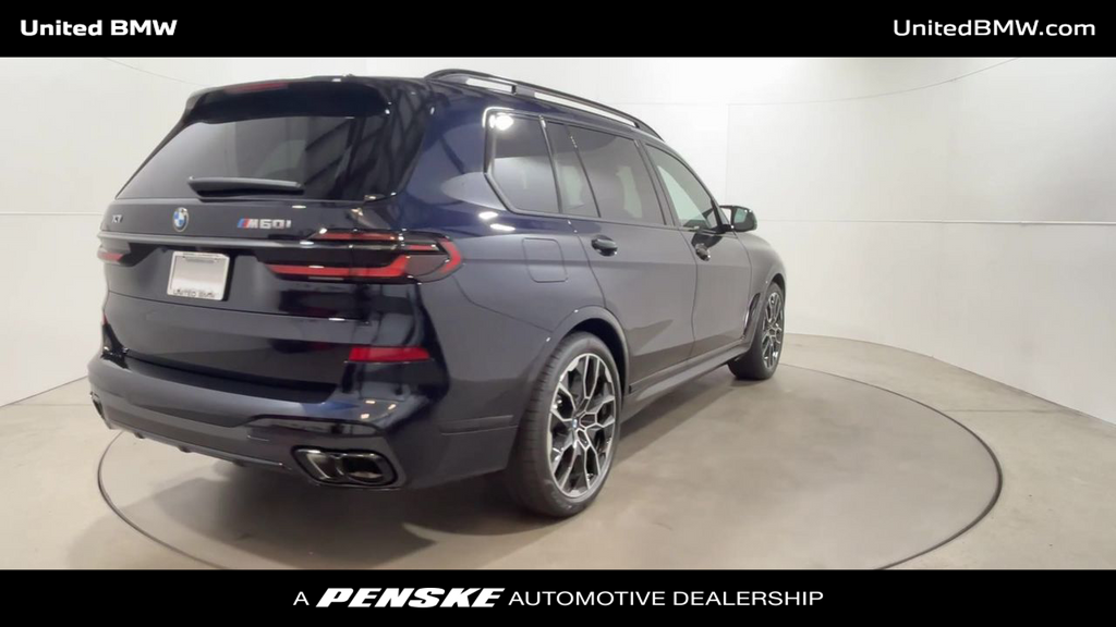 2025 BMW X7 M60i 8