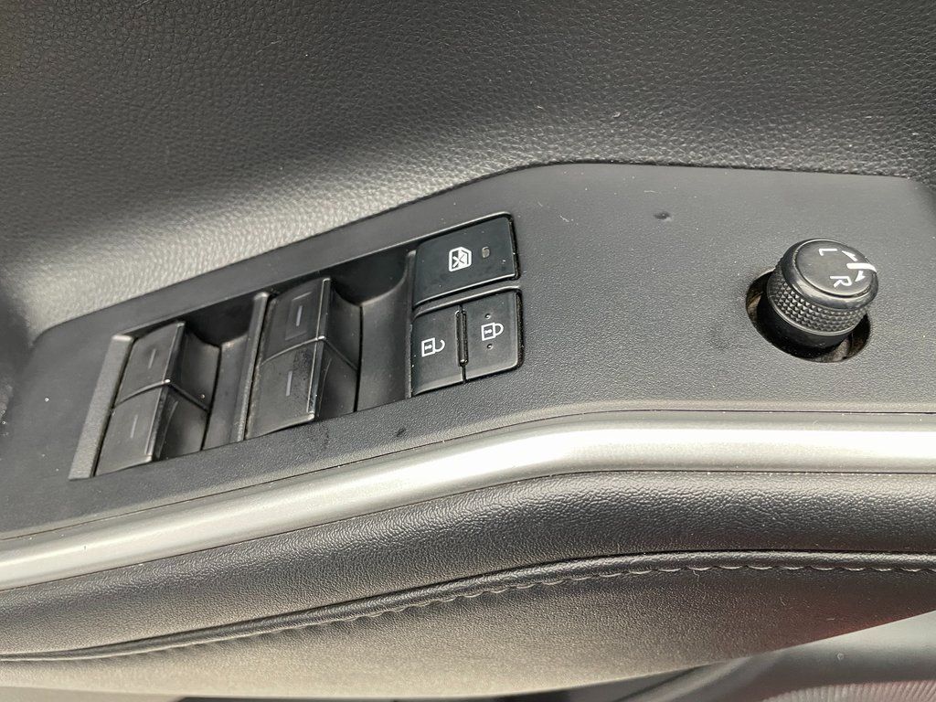 Thumbnail: 2021 Toyota Highlander - 10