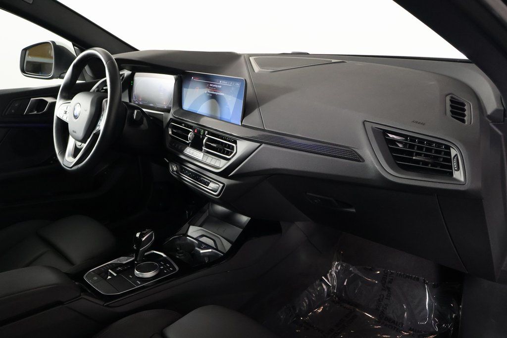 Thumbnail: 2024 BMW 2 Series - 9