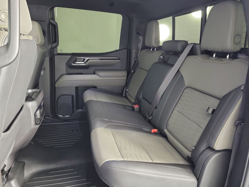 2024 Chevrolet Silverado 1500 ZR2 - 8