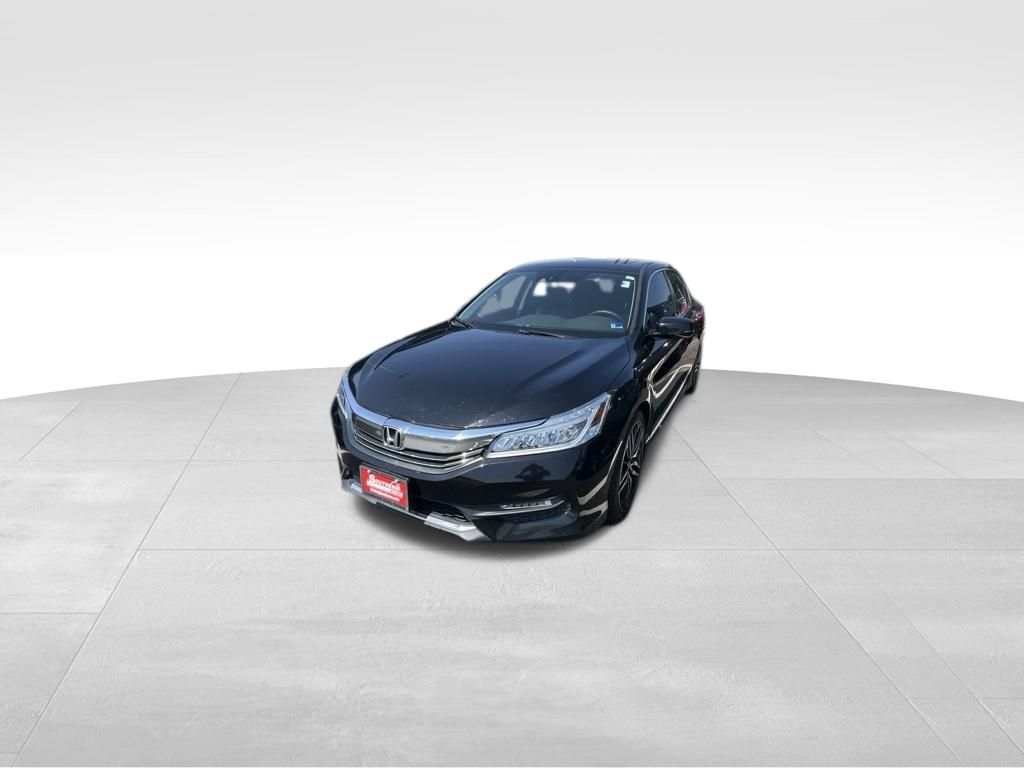 Used 2016 Black Honda Touring image 4
