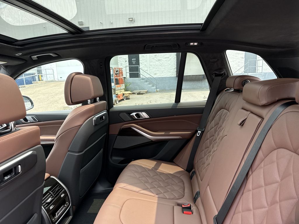 Thumbnail: 2026 BMW X5 - 23