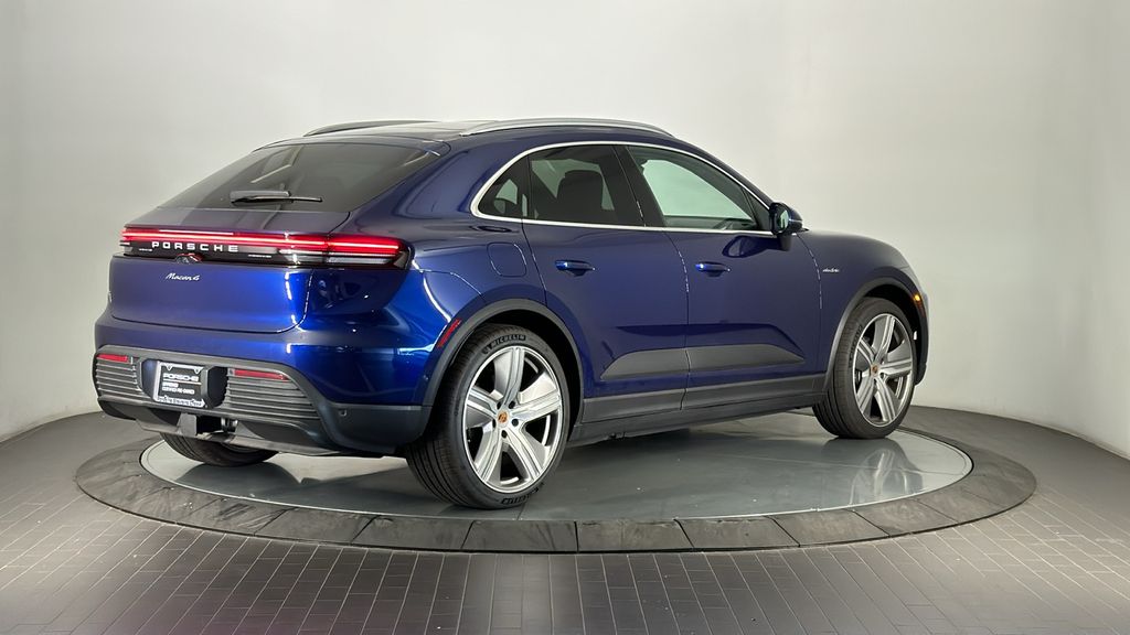 2024 Porsche Macan T 7