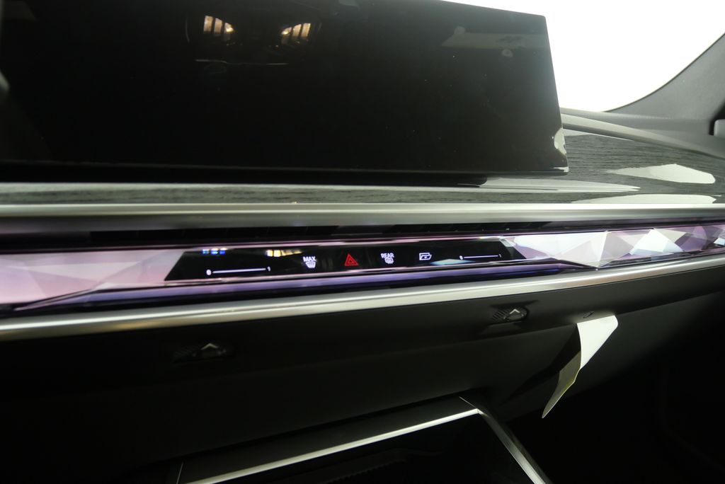 Thumbnail: 2025 BMW 7 Series - 22