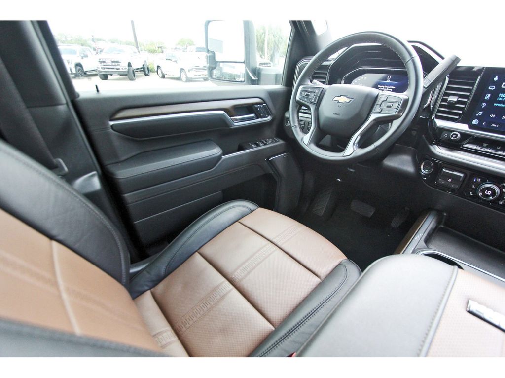 2025 Chevrolet Silverado 3500HD High Country - 5