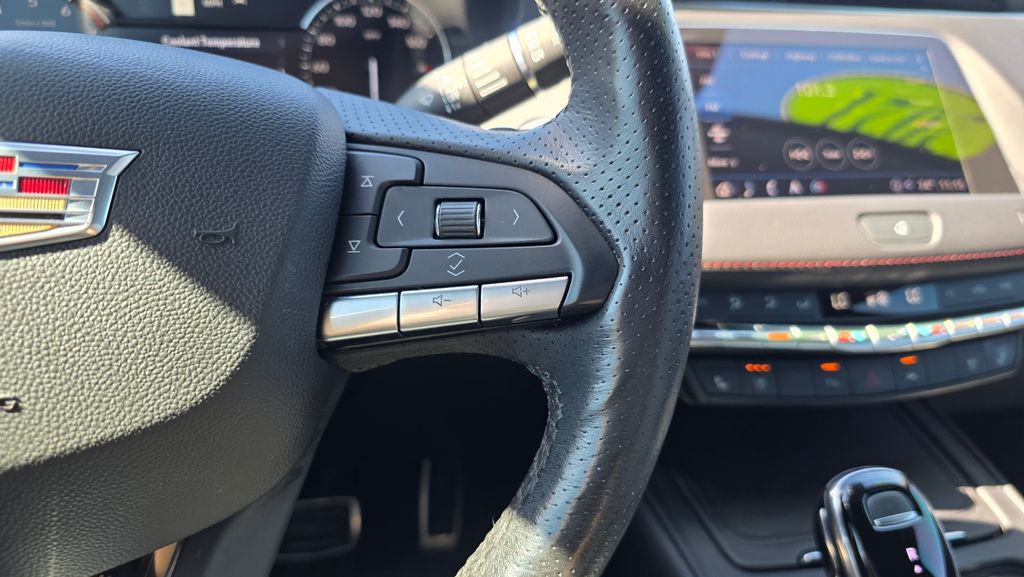 Thumbnail: 2021 Cadillac XT4 - 12