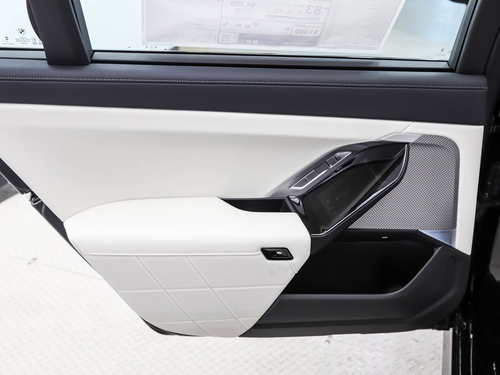 2025 BMW i7 xDrive60 19