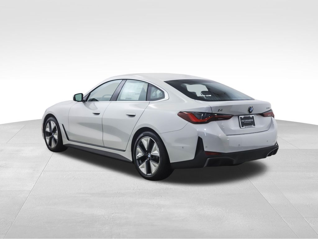 Thumbnail: 2026 BMW i4 - 3