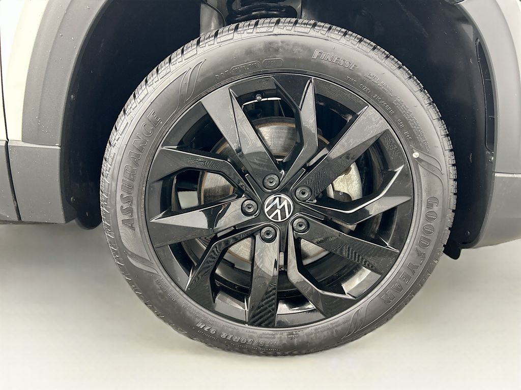 Thumbnail: 2022 Volkswagen Taos - 31