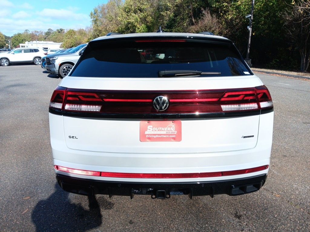 2025 Volkswagen Atlas Cross Sport 2.0T SEL R-Line 4