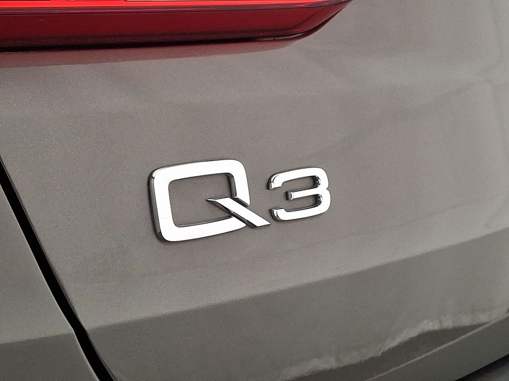 Thumbnail: 2023 Audi Q3 - 29