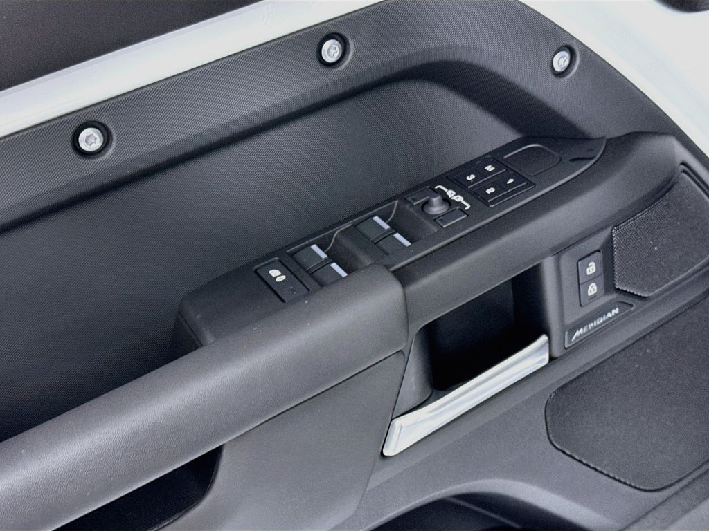 Thumbnail: 2026 Land Rover Defender - 25