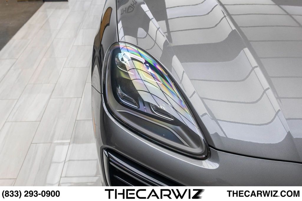 2023 Porsche Cayenne Coup Turbo - Photo 2
