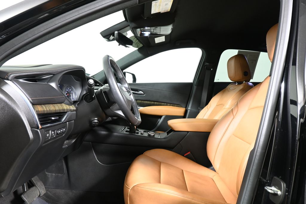 2022 Cadillac XT4 Premium Luxury 3
