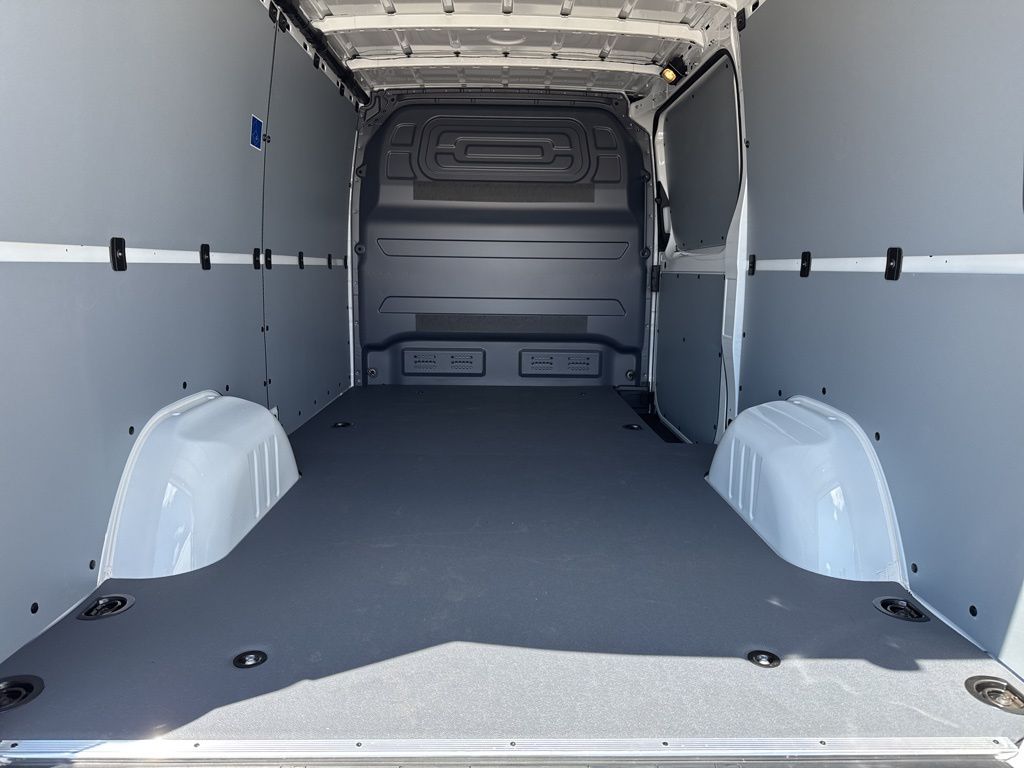 2025 Mercedes-Benz Sprinter 2500 29