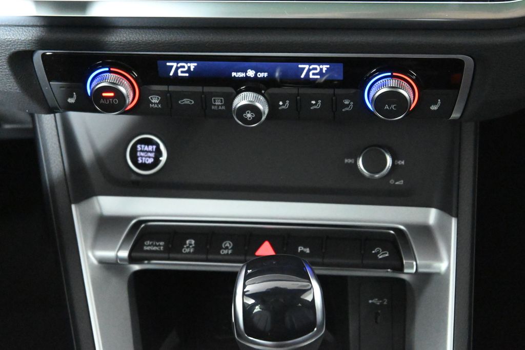 Thumbnail: 2025 Audi Q3 - 18