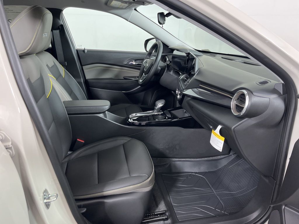 Thumbnail: 2026 Chevrolet Trax - 8