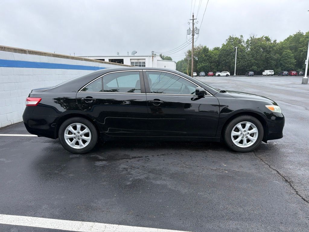 Thumbnail: 2011 Toyota Camry - 6