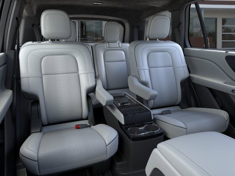 Thumbnail: 2026 Lincoln Aviator - 11
