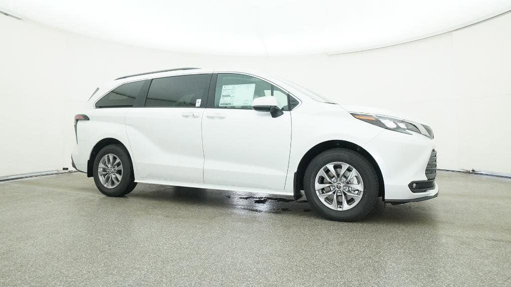 Thumbnail: 2025 Toyota Sienna - 15