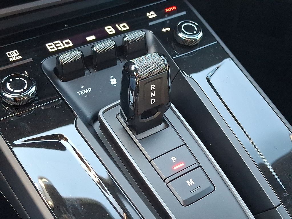 Thumbnail: 2026 Porsche 911 - 14