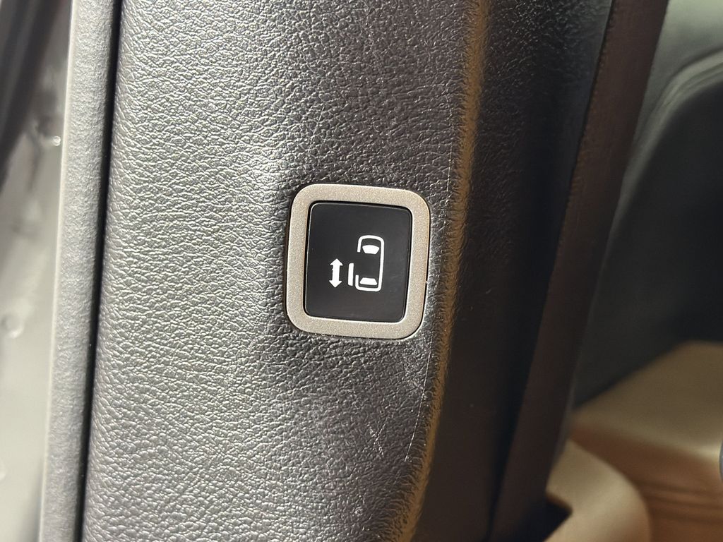 used 2021 Chrysler Pacifica car, priced at $27,500