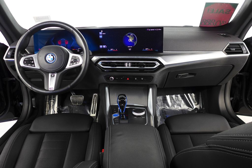 Thumbnail: 2022 BMW i4 - 25