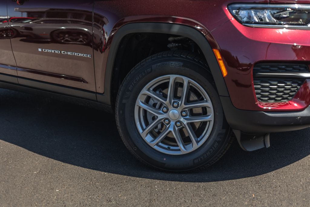 2026 Jeep Grand Cherokee Laredo X thumbnail 4