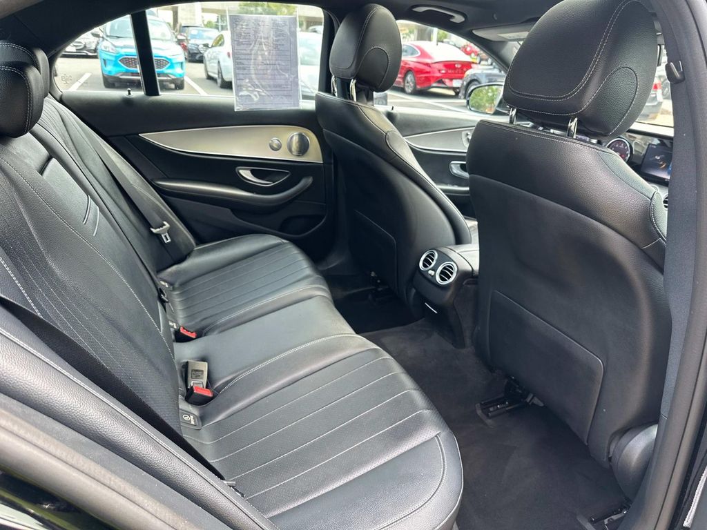 Thumbnail: 2017 Mercedes-Benz E-Class - 21