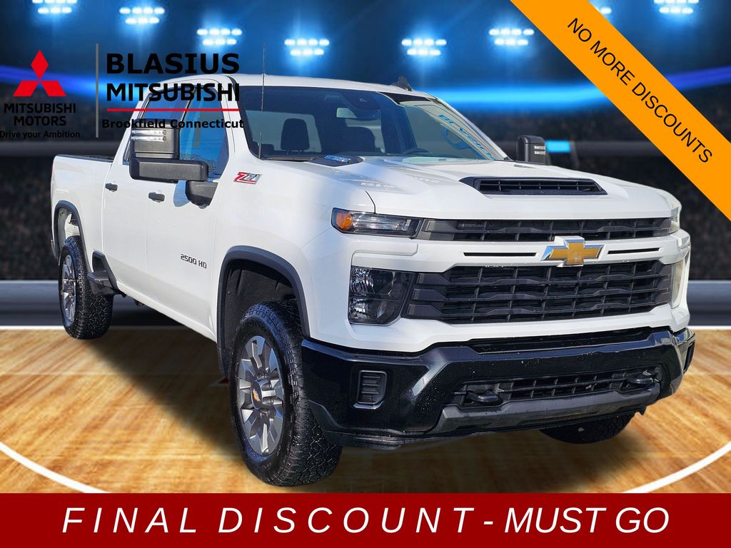 Summit White 2024 Chevrolet Silverado 2500HD Custom Crew Cab 4WD Pickup Truck Four-Wheel Drive Automatic