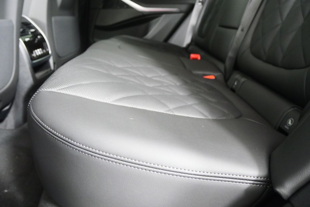 Thumbnail: 2026 BMW X5 - 14