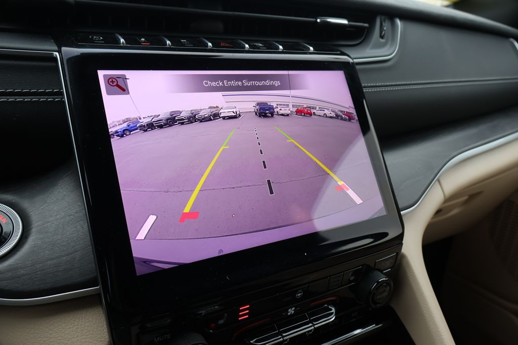 Thumbnail: 2024 Jeep Grand Cherokee L - 24