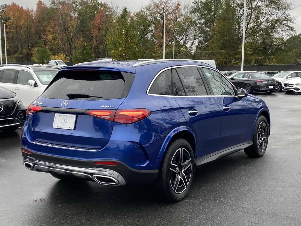 2025 Mercedes-Benz GLC 350 7