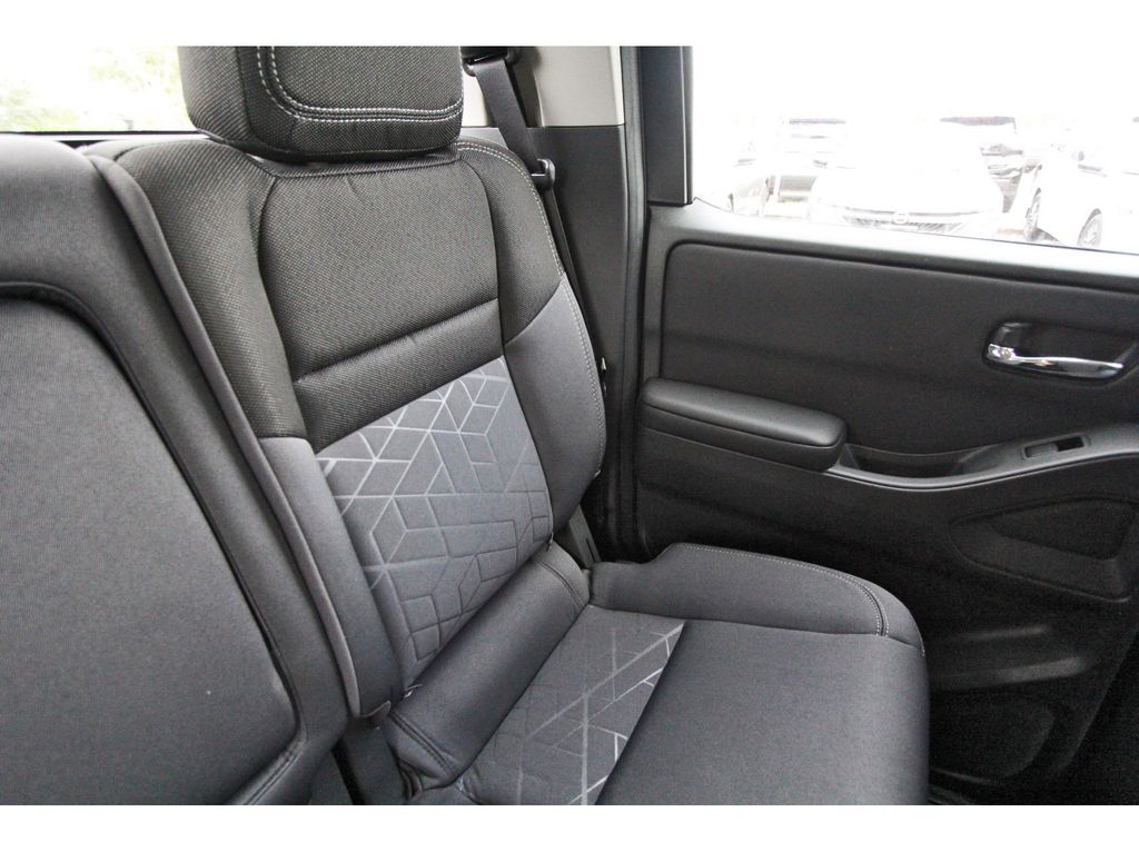 2026 Nissan Frontier SV - 10