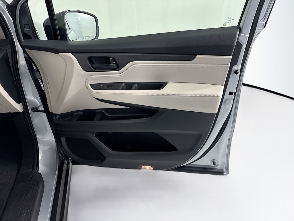 New 2026 Silver Honda EX-L image 26